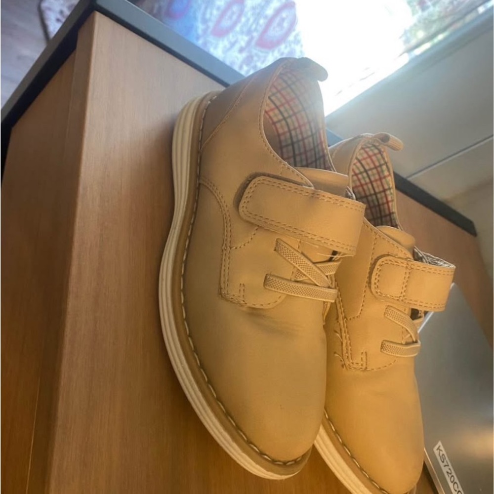 Kids Tan Leather Hook-and-Loop Dress Shoes